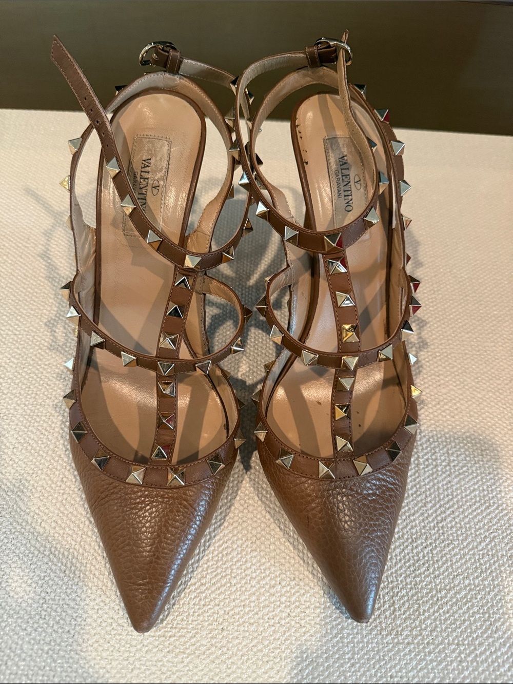 Valentino Brown Leather Rockstud Pointed T-Strap Pumps - Picture 2 of 3